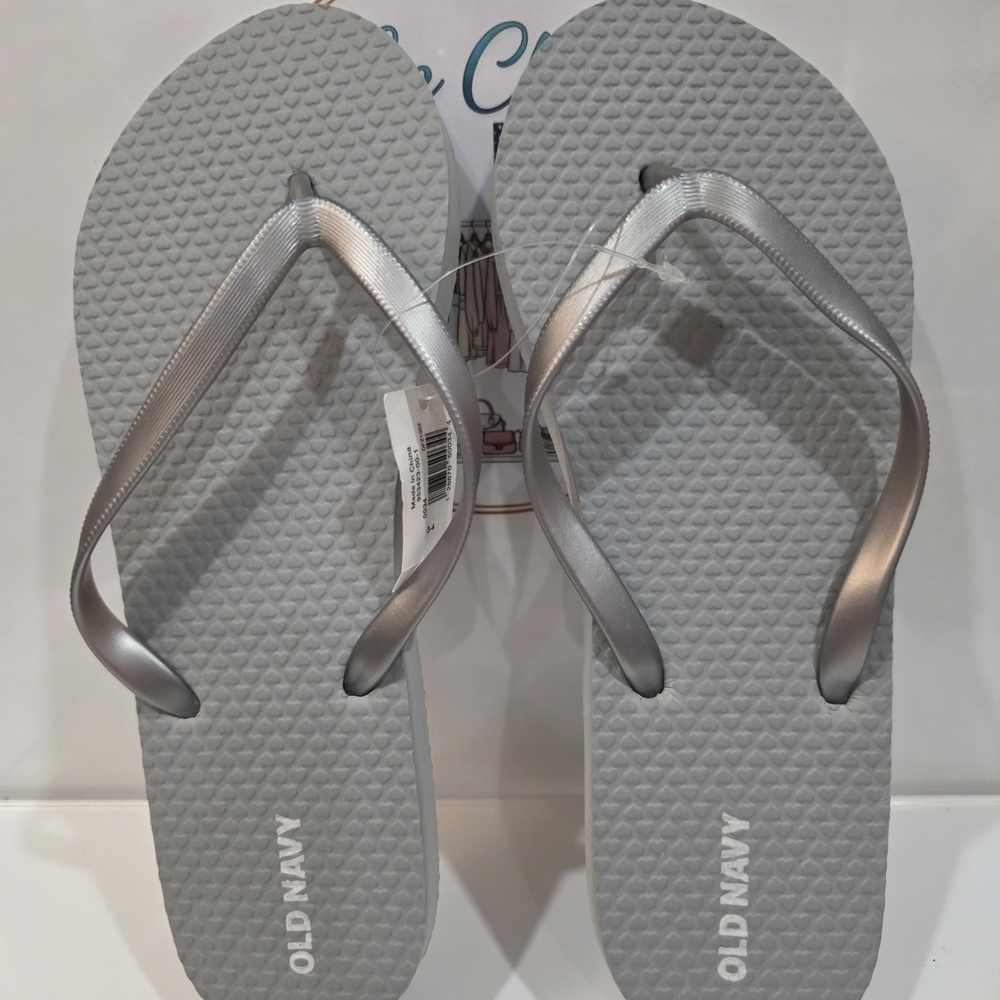 Old Navy Gray Flip Flops